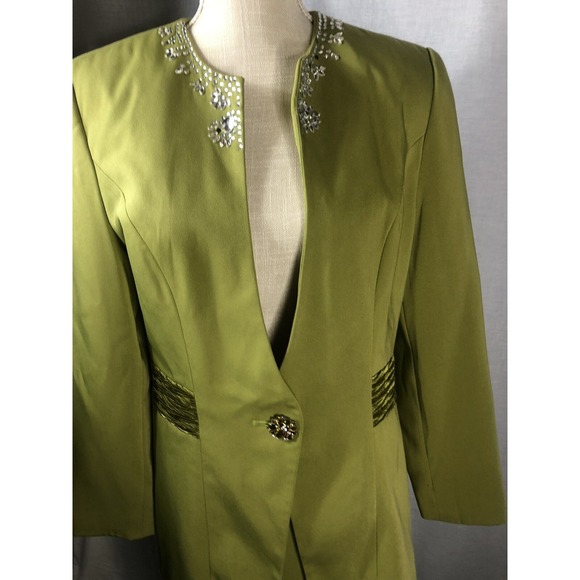 Giovanna Signature Women's Skirt Suit – Size 10, Lime Green with Rhinestone Coll - Picture 3 of 14